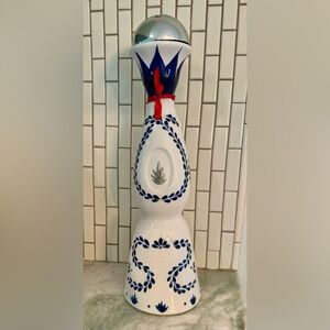 Clase Azul Tequila Reposado Pottery Hand Painted White/Blue 750 ml Empty Bottle